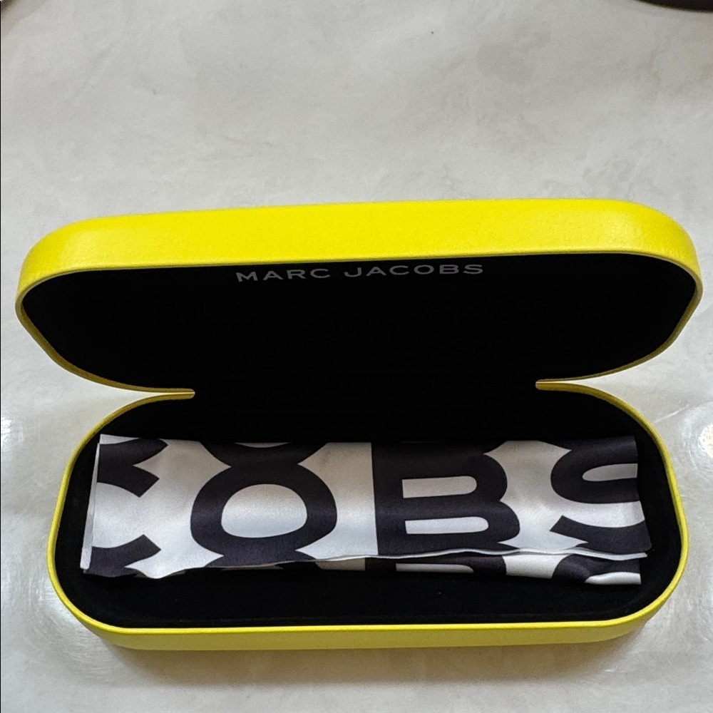 Marc Jacobs Vibrant Yellow Eyewear Case NWOT - Picture 5 of 5
